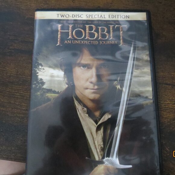 The Hobbit an Unexpected Journey 2 disc DVD with jewel case- jewel case has flaw - Picture 1 of 4
